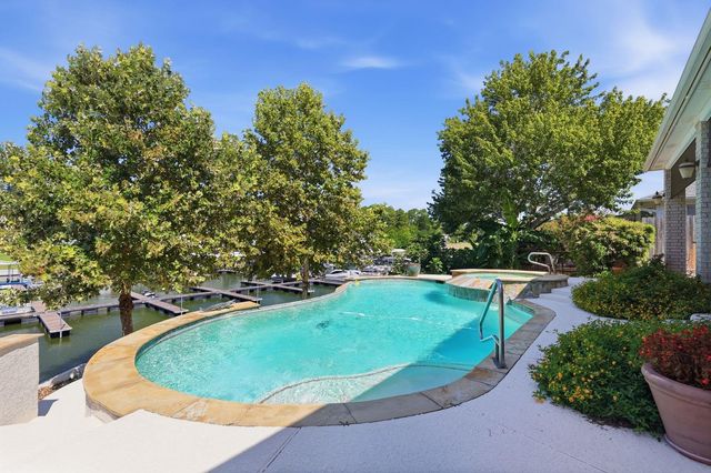 12516 Lake Vista Drive, Willis, TX 77318
