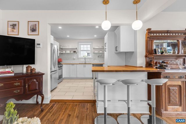 1105 AVON ST, Charlottesville, VA 22902