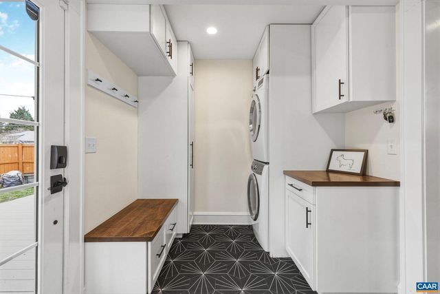 1105 AVON ST, Charlottesville, VA 22902