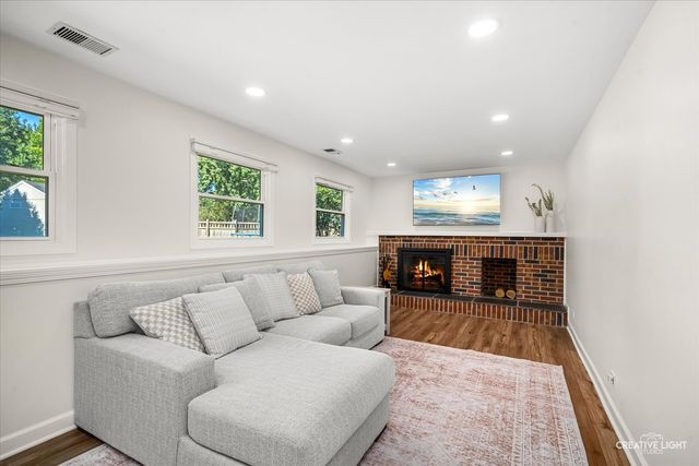 311 Devlin Court, Naperville, IL 60565