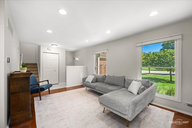 311 Devlin Court, Naperville, IL 60565