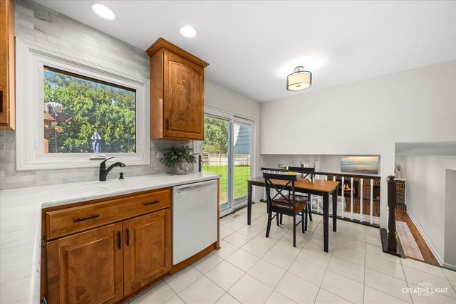 311 Devlin Court, Naperville, IL 60565