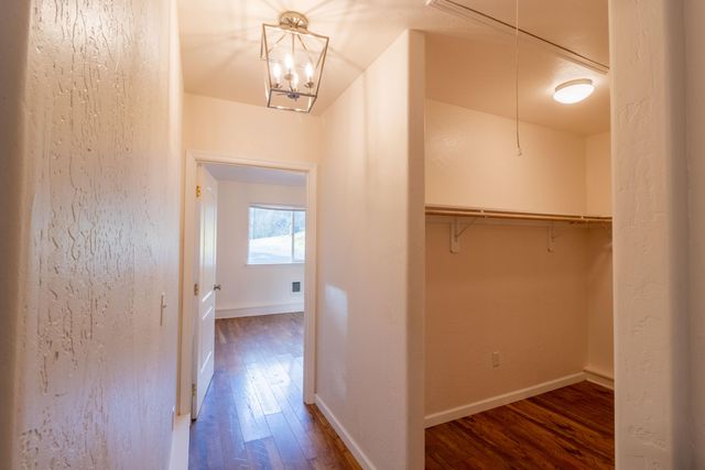 588 NW Scenic Drive, Grants Pass, OR 97526