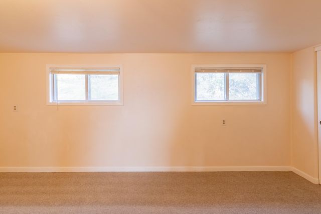 588 NW Scenic Drive, Grants Pass, OR 97526