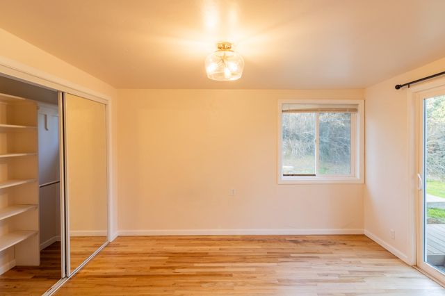 588 NW Scenic Drive, Grants Pass, OR 97526