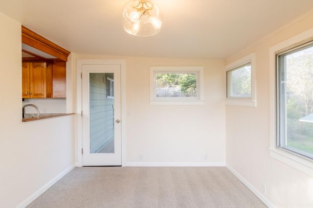 588 NW Scenic Drive, Grants Pass, OR 97526