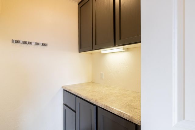 588 NW Scenic Drive, Grants Pass, OR 97526