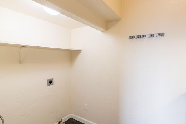 588 NW Scenic Drive, Grants Pass, OR 97526