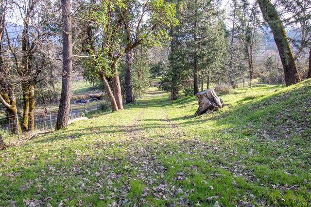 588 NW Scenic Drive, Grants Pass, OR 97526