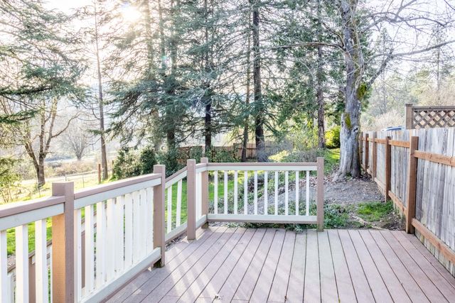 588 NW Scenic Drive, Grants Pass, OR 97526