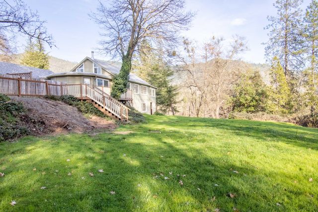 588 NW Scenic Drive, Grants Pass, OR 97526