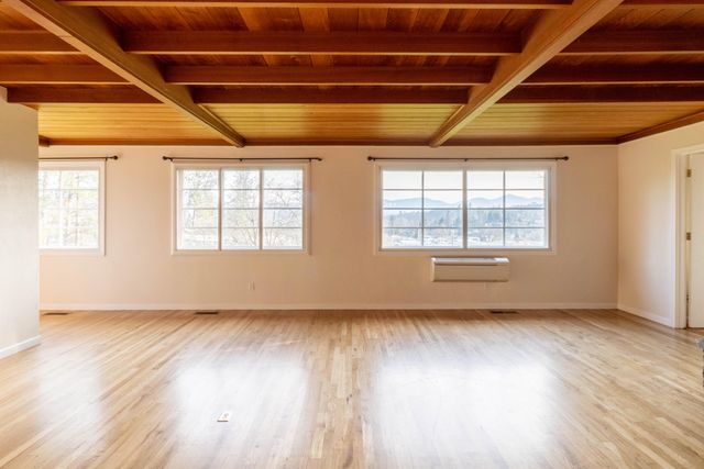 588 NW Scenic Drive, Grants Pass, OR 97526