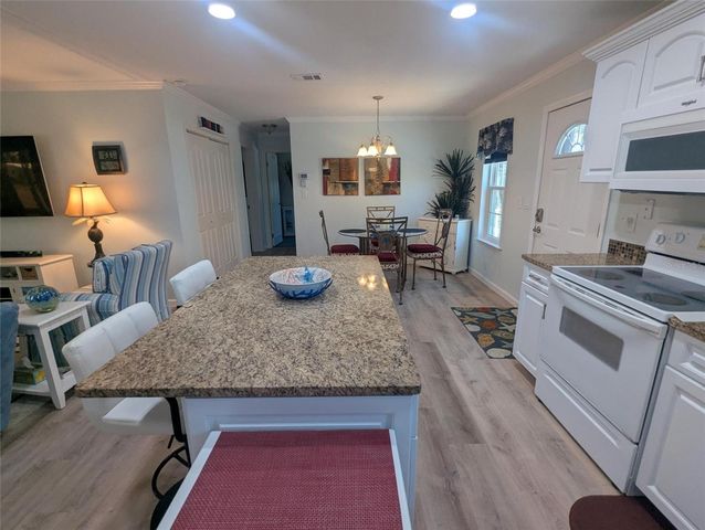 2100 KINGS HWY 1098, Port Charlotte, FL 33980