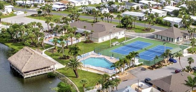 2100 KINGS HWY 1098, Port Charlotte, FL 33980