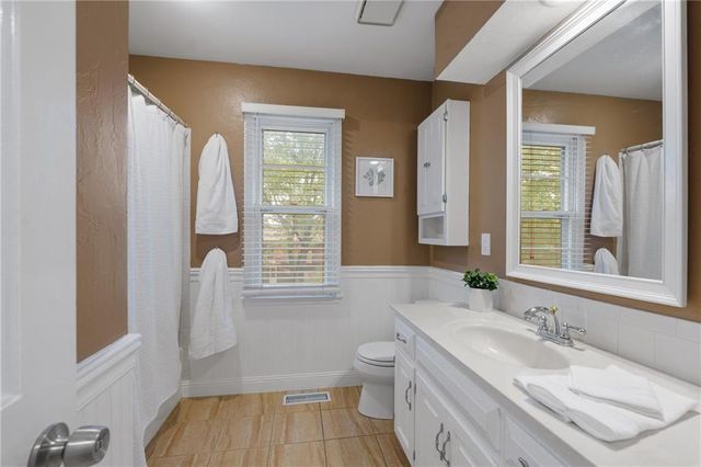 1134 E Sleepy Hollow Drive, Olathe, KS 66062