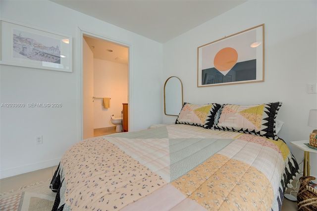 300 S Biscayne Blvd L-428, Miami, FL 33131