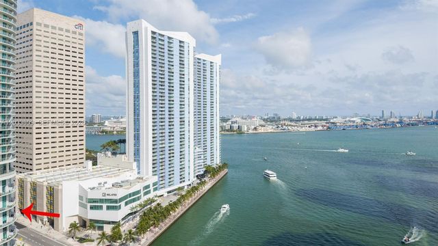 300 S Biscayne Blvd L-428, Miami, FL 33131