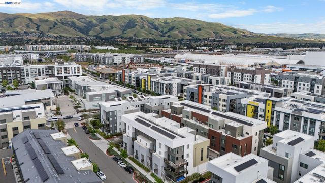 45139 Challenge Cmn 1001, Fremont, CA 94538