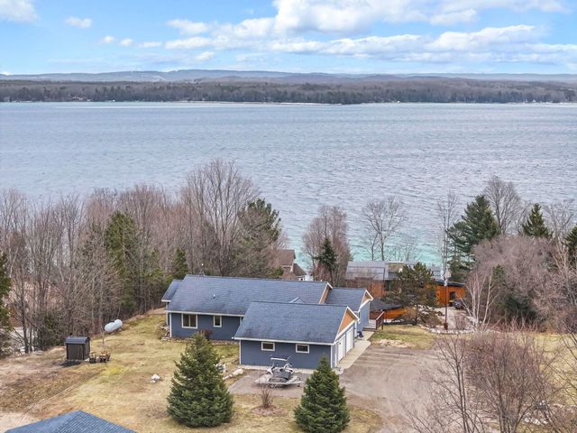 11660 Indian Road, Kewadin, MI 49648