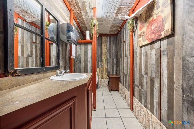 1505 E Veterans Memorial Boulevard, Harker Heights, TX 76548