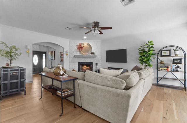 10015 Hodge Canyon DR, Salado, TX 76571