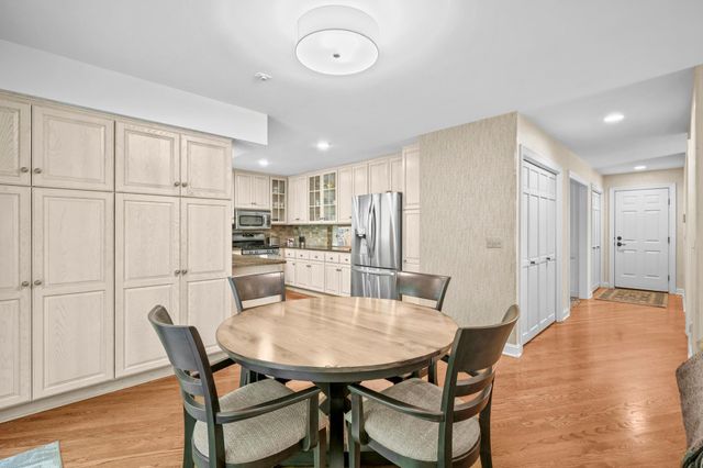 9340 W Bush Lake Road, Bloomington, MN 55438