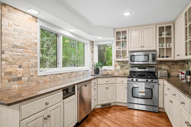 9340 W Bush Lake Road, Bloomington, MN 55438