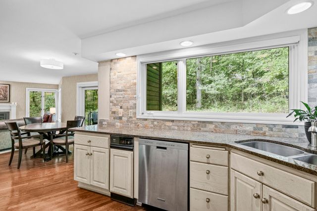 9340 W Bush Lake Road, Bloomington, MN 55438