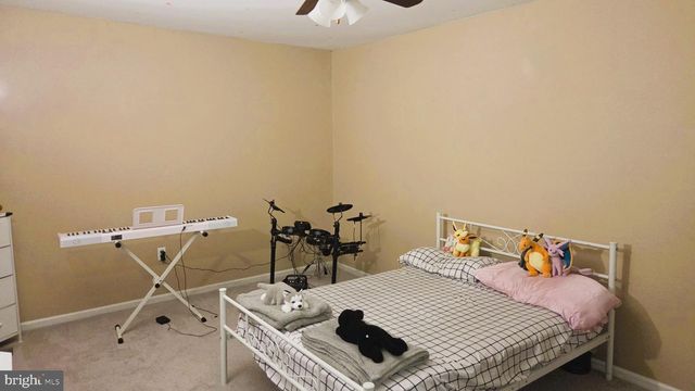 406 BOW LN, Gilbertsville, PA 19525