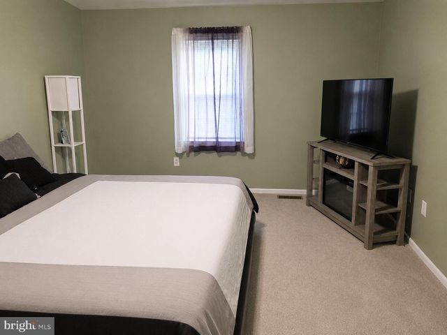 406 BOW LN, Gilbertsville, PA 19525