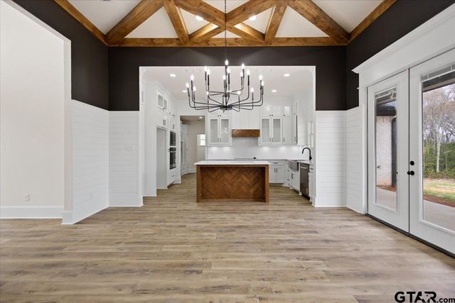 19395 Ridge Point Cir, Lindale, TX 75771