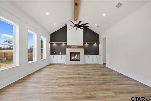 19395 Ridge Point Cir, Lindale, TX 75771