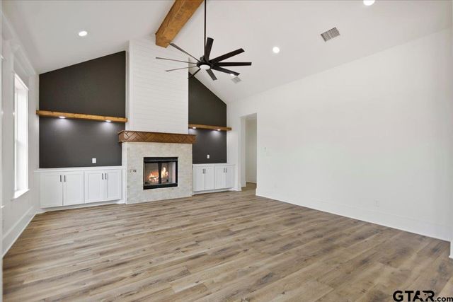 19395 Ridge Point Cir, Lindale, TX 75771