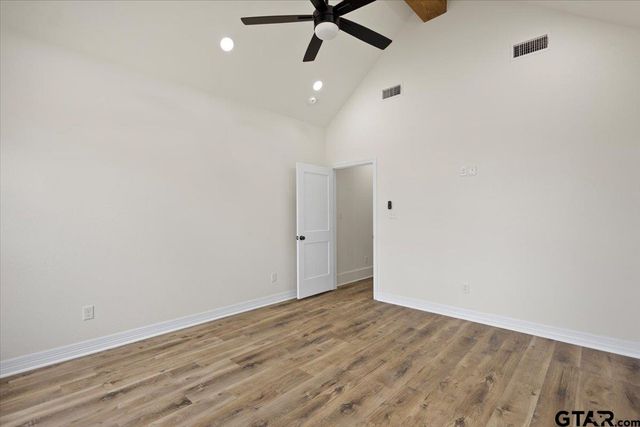 19395 Ridge Point Cir, Lindale, TX 75771