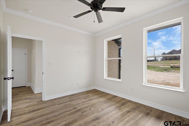 19395 Ridge Point Cir, Lindale, TX 75771