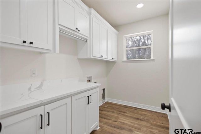 19395 Ridge Point Cir, Lindale, TX 75771