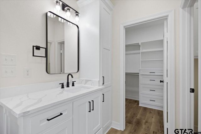 19395 Ridge Point Cir, Lindale, TX 75771