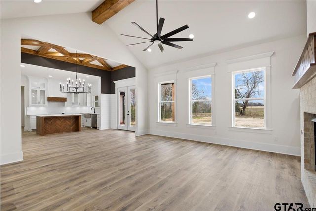 19395 Ridge Point Cir, Lindale, TX 75771