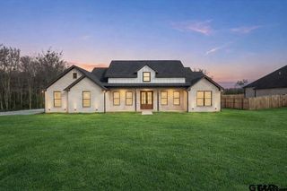 19395 Ridge Point Cir, Lindale, TX 75771