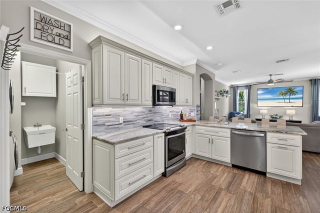 9031 Pittsburgh BLVD, Fort Myers, FL 33967