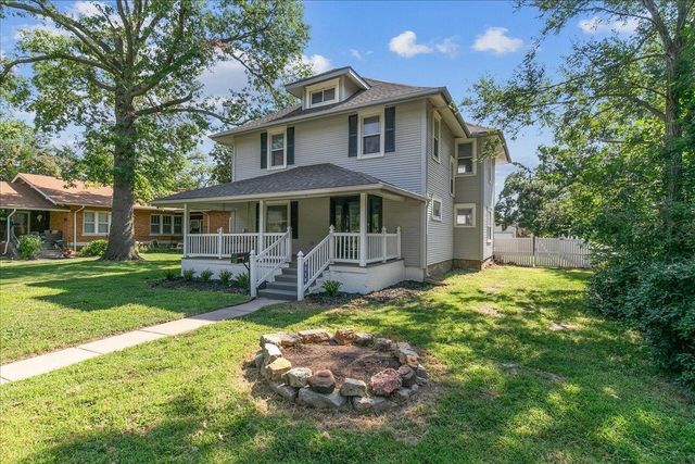318 Locust St, Halstead, KS 67056