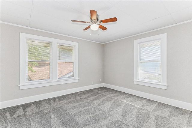 318 Locust St, Halstead, KS 67056