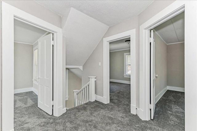 318 Locust St, Halstead, KS 67056