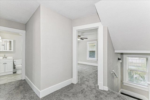 318 Locust St, Halstead, KS 67056