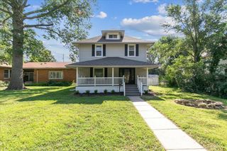 318 Locust St, Halstead, KS 67056