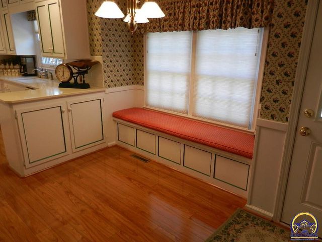 2761 SW Plass AVE, Topeka, KS 66611