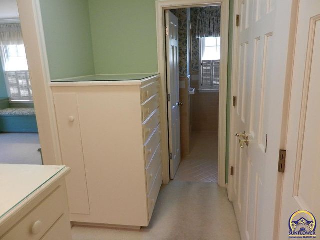 2761 SW Plass AVE, Topeka, KS 66611