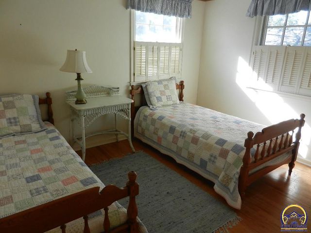 2761 SW Plass AVE, Topeka, KS 66611