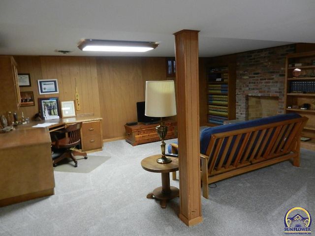 2761 SW Plass AVE, Topeka, KS 66611