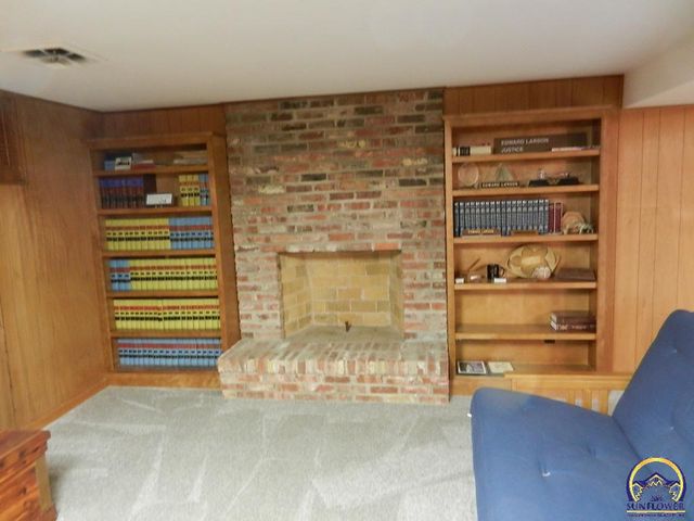 2761 SW Plass AVE, Topeka, KS 66611